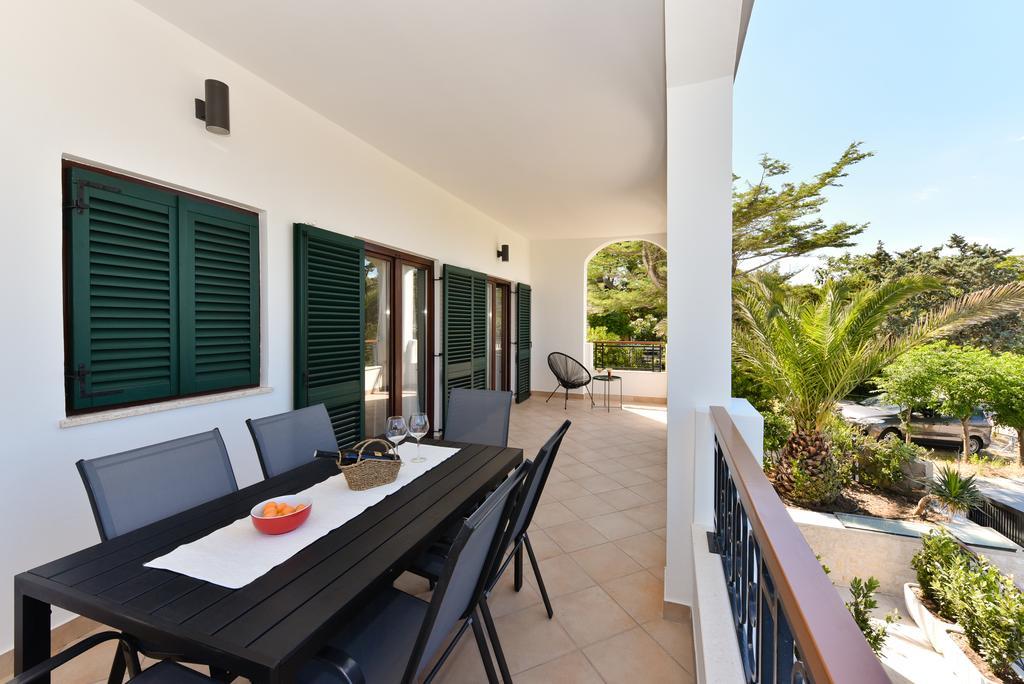 Mediterraneo Garden Apartments Petrcane Buitenkant foto