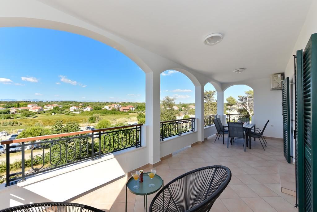 Mediterraneo Garden Apartments Petrcane Buitenkant foto