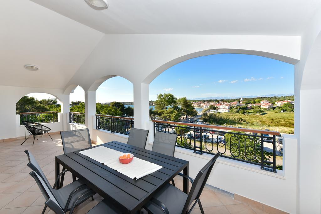 Mediterraneo Garden Apartments Petrcane Buitenkant foto