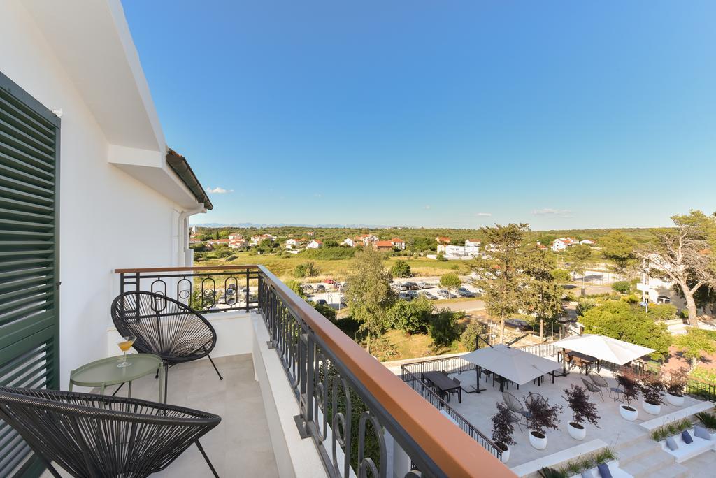 Mediterraneo Garden Apartments Petrcane Buitenkant foto