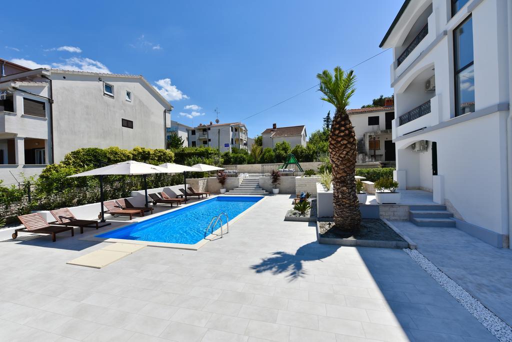 Mediterraneo Garden Apartments Petrcane Buitenkant foto