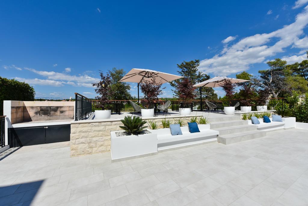 Mediterraneo Garden Apartments Petrcane Buitenkant foto